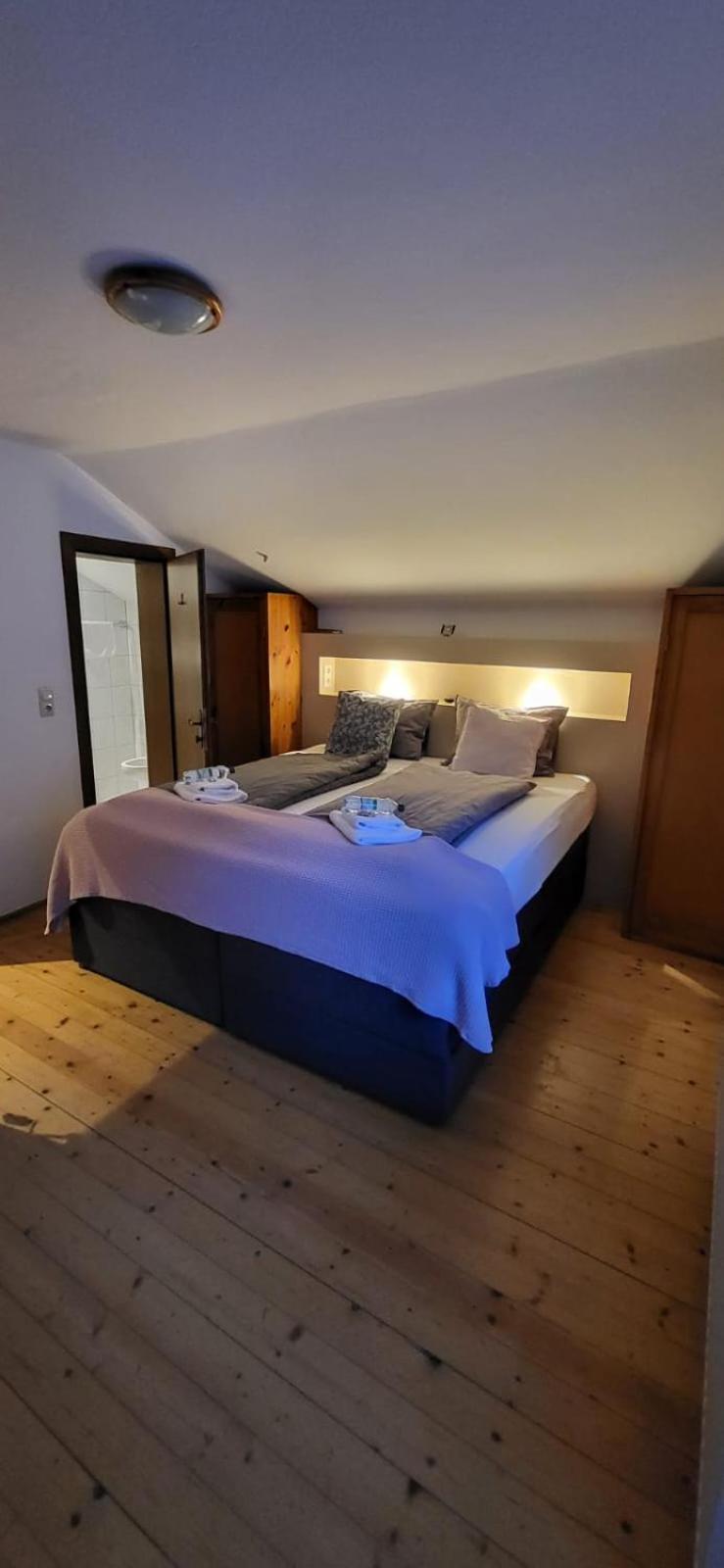 Zum Schneider Bed and Breakfast Finkenberg Buitenkant foto